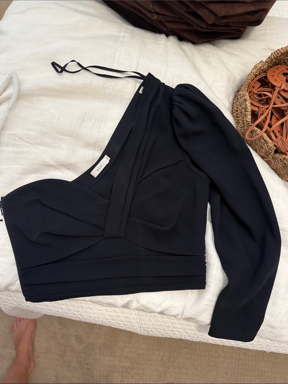 A.L.C. Black Asymmetric One-Shoulder Puff Sleeve Crop Top